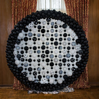 Black and White Circle Balloon Wall